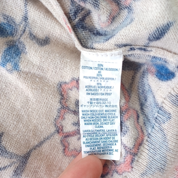 {Old Navy} Floral Sweater - Picture 3 of 4